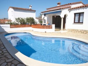 Villas In L'escala