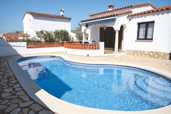 Villas In L'escala